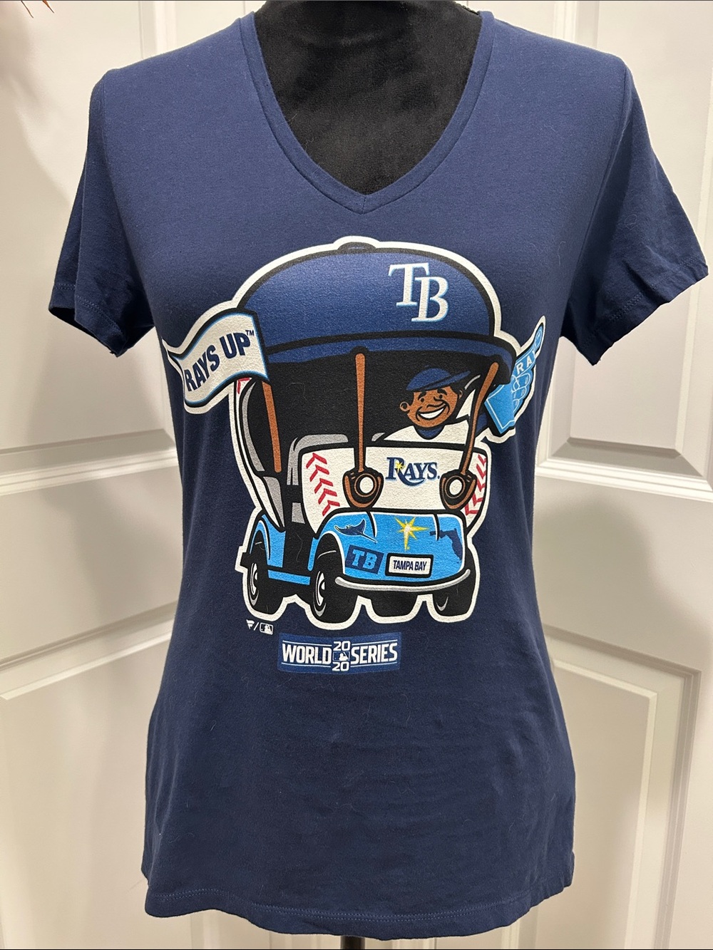 Tampa Bay Rays Fanatics Navy Graphic Women’s V-Neck Short Sleeve T-Shirt Small